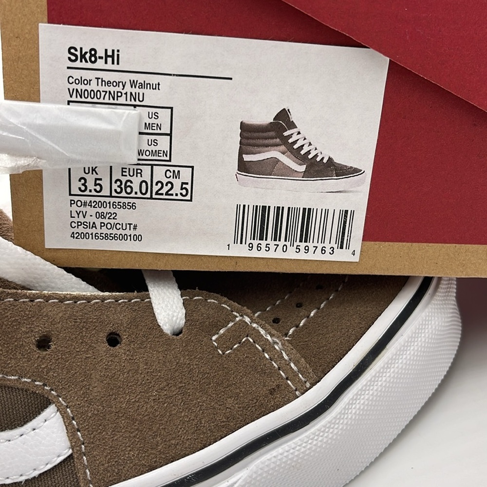 Vans Men’s Sk8-Hi Color Theory Walnut
VN0007NP1NU
Sneakers - Picture 16 of 16